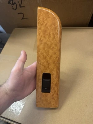 2007-2009 Chrysler Aspen Left Hand Rear Window Switch Panel OEM 1135841AA - Image 1 of 4