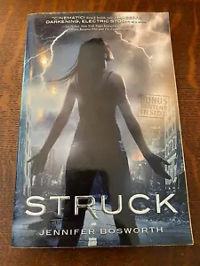 Struck by Jennifer Bosworth trade paperback -- NEW GIFT QUALITY - Foto 1 di 5