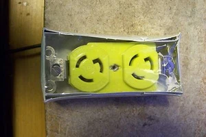 NEW Cooper Wiring 4700CR Receptacle Corrosion Resistant Duplex, 15A 125V, 2P, 3W - Picture 1 of 1
