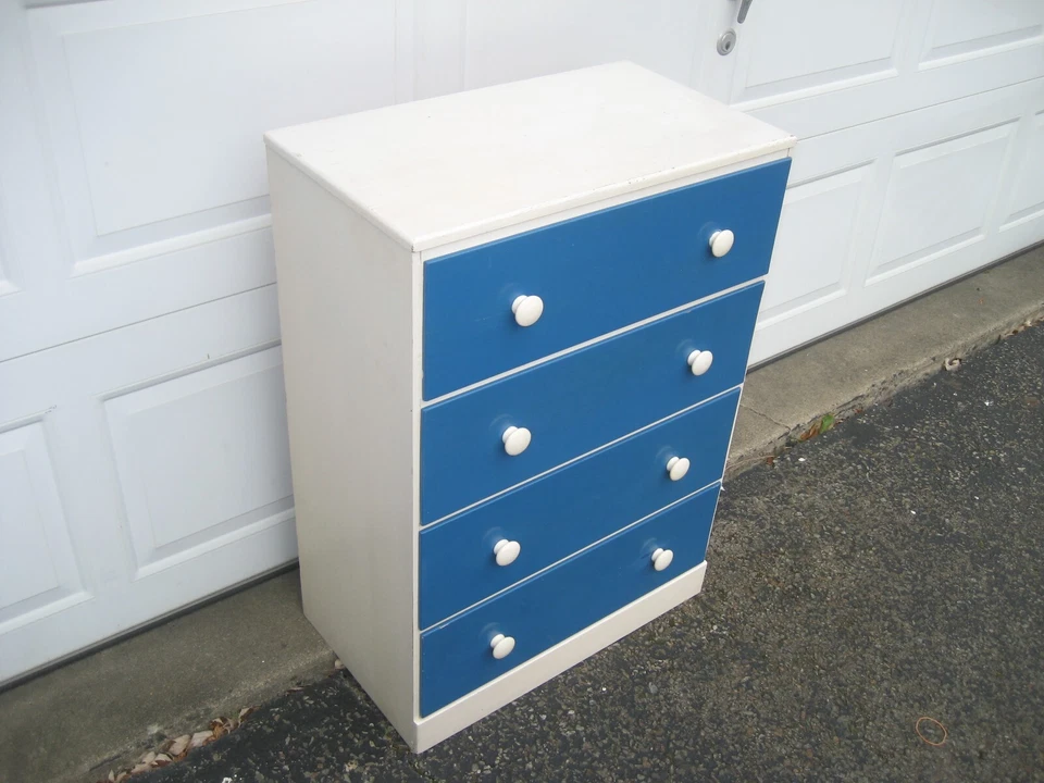 Cómoda de madera real original vintage de los años 70, blanca y azul, 33" de alto, ¡24" de ancho!! Foto 1 de 4