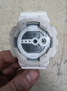 Orologio digitale Casio G-Shock GD100WW serie bianca - Foto 1 di 6