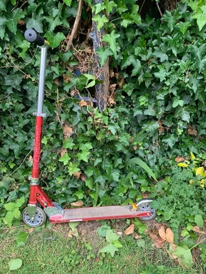 JD Bug Street  Folding Scooter - Red - Image 1 of 4