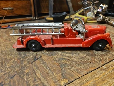 Camión de bomberos de juguete Hubley Kiddie de 10" fundido a presión vintage de 1940 10" estado original compite Foto 1 de 4