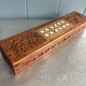 Hand Carved Pattern. Approx 28cm Wooden Box. VGC. See Photos - Foto 1 di 14