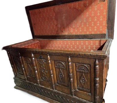 Antiguo cofre de roble tallado - cofre manta gótico/jacobeo | estilo siglo XVII Foto 1 de 4