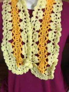 sciarpa uncinetto fatta a mano COLLANA LARIAT VOLANT VOLANT CAPESANTE QUERCIA giallo - Foto 1 di 6