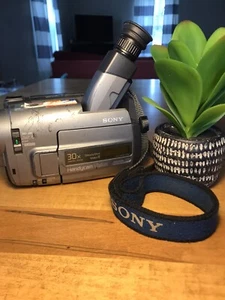 Sony Handycam CCD-TRV32 8mm Video8 Camcorder Camera VCR Player Video Working - Picture 1 of 14