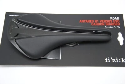 Sella Fizik Antares R1 Versus Evo Regular Carbon Braided Nera - Imagen 1 de 4
