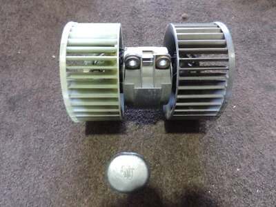 BMW 318i 1992-99 aire acondicionado calentador soplador motor doble ventilador montaje Foto 1 de 3