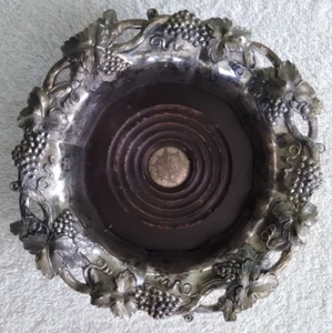 7.5" Vintage Silver Plate Grapes Wine Bottle Holder Coaster Corbell & Co - Picture 1 of 3
