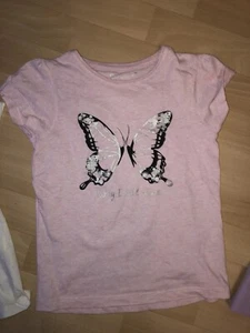 T-Shirt, Größe 122 / 128, Schmetterling - Bild 1 von 1
