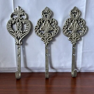 Vintage Shabby Chic Cast Iron Decorative WALL COAT HOOKS Rustic Charm SET OF 3 - Picture 1 of 10