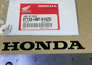 Honda OE Decal Rear Fender Type 4 TRX400 Fourtrax Foreman & Univ 87126-HM7-610ZD - Foto 1 di 1
