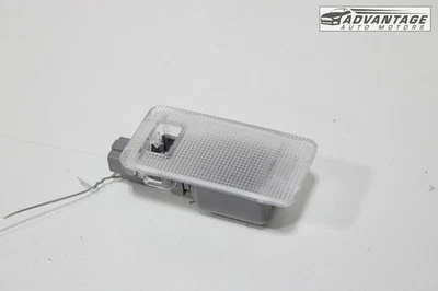 TOYOTA PRIUS 2016-2022 PANEL PUERTA TRASERA IZQUIERDA LUZ CORTESÍA LÁMPARA OEM Foto 1 de 4