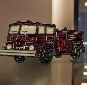 Vintage Feuerwehrauto Sonnenfänger Suncatcher Fenster Feuerwehrmann Maße 5,5" - Bild 1 von 6