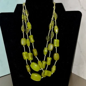 Avocado Green Beaded Statement Necklace Triple Strand Retro Boho Cord  - Bild 1 von 11