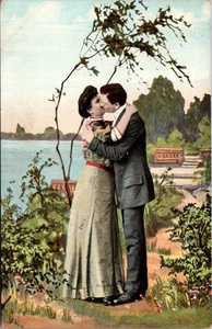 Romantic KISSING COUPLE Postcard - Imagen 1 de 2