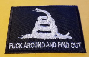 Parche de bandera de Gadsden de la Segunda Enmienda a la mierda y descubre aprox 2,75 x 3,5" - Imagen 1 de 2