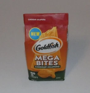 PEPPERIDGE Farm MEGA Bites Goldfish Crackers Cheddar Jalapeno - Picture 1 of 4