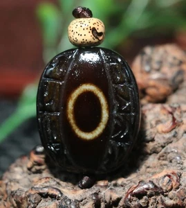 Energie tibetischer alter Achat skulptural 6 OM Wörter Buddha Auge Himmel Auge dZi Perle W - Bild 1 von 6