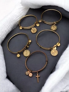 Vintage Alex & Ani Armband 5 Stück Messingfarben gemischte Sorten religiös Buchstabe A - Bild 1 von 8