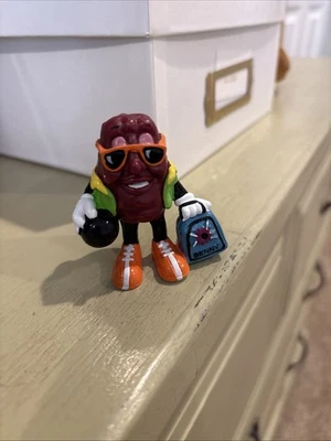 "Estatuilla vintage de PVC California Raisins Benny The Bowler 2 1/4""" Foto 1 de 4