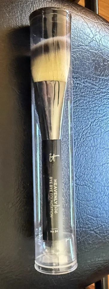 IT COSMETICS HEAVENLY LUXE BYE BYE FOUNDATION MAKEUP BRUSH No. 24 SEALED - Image 1 of 1