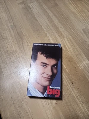 VHS — BIG : TOM HANKS / sealed CBS FOX TAPE CLASSIC FILM 80’s Foto 1 de 4
