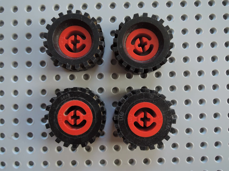 Lego 4 x Reifen 3482c01 Tire Offset Felge rot (3482 / 3483) 491 813 814 695 - Bild 1 von 1