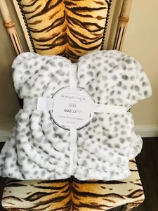 NEW DEYONGS SNOW LEOPARD FAUX FUR THROW SIZE 130CM X 150CM - Picture 1 of 4