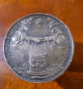MEDALLA DE PLATA MATRIMONIO/BODA ALEMANIA BAVIERA AÑOS 1600 ~ OJO DE DIOS/MOTIVOS ESQUELETOS - Imagen 1 de 3