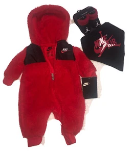 NIKE JORDAN TUTA bambino pile sherpa con cappuccio 3 pezzi SET REGALO, bavaglino e stivaletti 0-6 - Foto 1 di 9