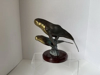 "ESCULTURA DE BALLENA JOROBADA DE BRONCE DE COLECCIÓN POR BURN 8"" DE ALTO M2" Foto 1 de 4