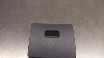 Cubierta de fusible Nissan 1994 4x4 camioneta V6 5 velocidades T1-2 Foto 1 de 4