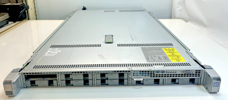 Cisco UCS C220 M4 1U Rack Server 1x Xeon E5-2609 v3 @ 1.90GHz 32 GB RAM - Image 1 of 4