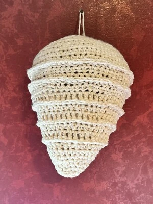 Chaqueta Señuelo Avispa Amarillo GRANDE Nido Crochet Hecha a Mano 11x8" Disuasivo Natural Foto 1 de 4