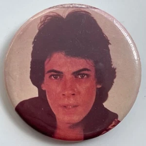 Vintage 1980er Rick Springfield Pin Button Anstecker Jesse's Girl 1,75" 80s - Bild 1 von 2
