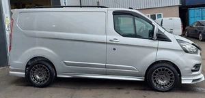 FALDAS LATERALES PERSONALIZADAS FORD TRANSIT SPORT SWB - Imagen 1 de 2