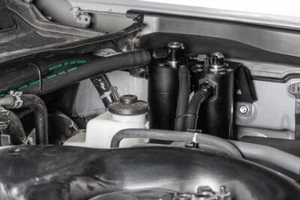 Radium Engineering 20-0839-FL Catch Can Kit CCV for 05-23 Tacoma Fluid Lock TRD - Bild 1 von 4