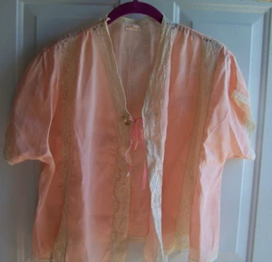 Nanette UnderCo Nylon Chiffon & Spitze Bettjacke zartes Hochzeitskleidungsstück LESEN - Bild 1 von 10