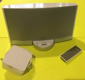 Bose SoundDock Portable For W Bluetooth iPhone 4/4S White WRemote Bose Sound - Picture 1 of 7