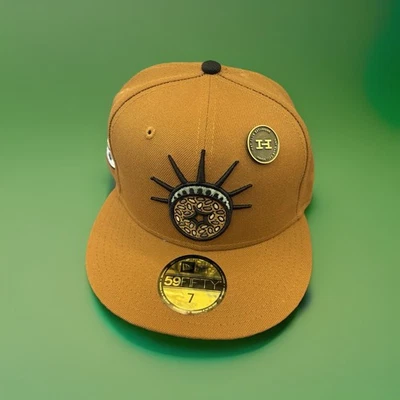 🔥 New Era 59FIFTY Hat Club Donut Statue Liberty Fitted 🧢 7 w/ Pin – Rare Drop! - Image 1 of 4