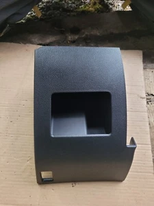 PEUGEOT 207 FAHRER/RECHTE SEITE KLEINES ABLAGEFACH WÜRFELLOCH 9656703477 - Bild 1 von 3