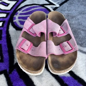 Size 37/W6 - Birkenstock Arizona Soft Footbed Fuchsia Pink Suede Sandals - Picture 1 of 5