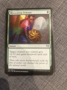 Magic: The Gathering - #146 Blossoming Defense - Kaladesh - Bild 1 von 2