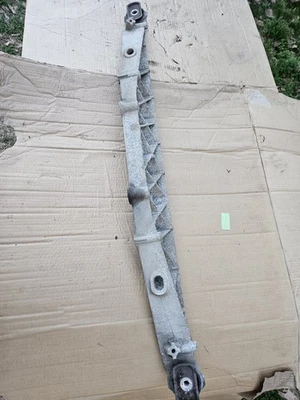 Mini Cooper Countryman 2012 travesaño trasero Foto 1 de 2