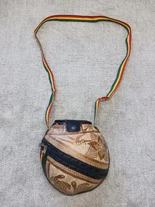 Cartera de coco tallada con cremallera Jamaica cierre a presión - Imagen 1 de 18