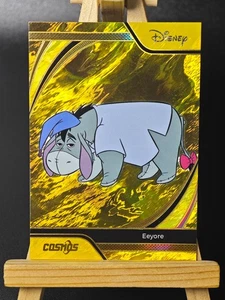2025 Kakawow Cosmos Disney Eeyore 4/10 Gold Refractor Winnie - Picture 1 of 2