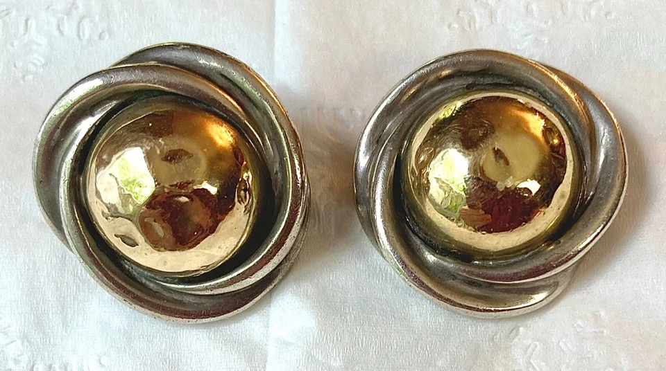 Vintage hand made 2-color gold dome earrings solid 14K/10K, pierced - Image 1 of 4