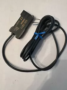NEW Omron E3X-ZD11 Fiber optic amplifier sensor - Picture 1 of 3